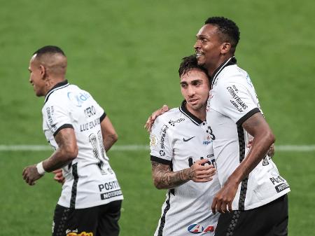 Corinthians Vence Goiás na Neo Quimica Arena